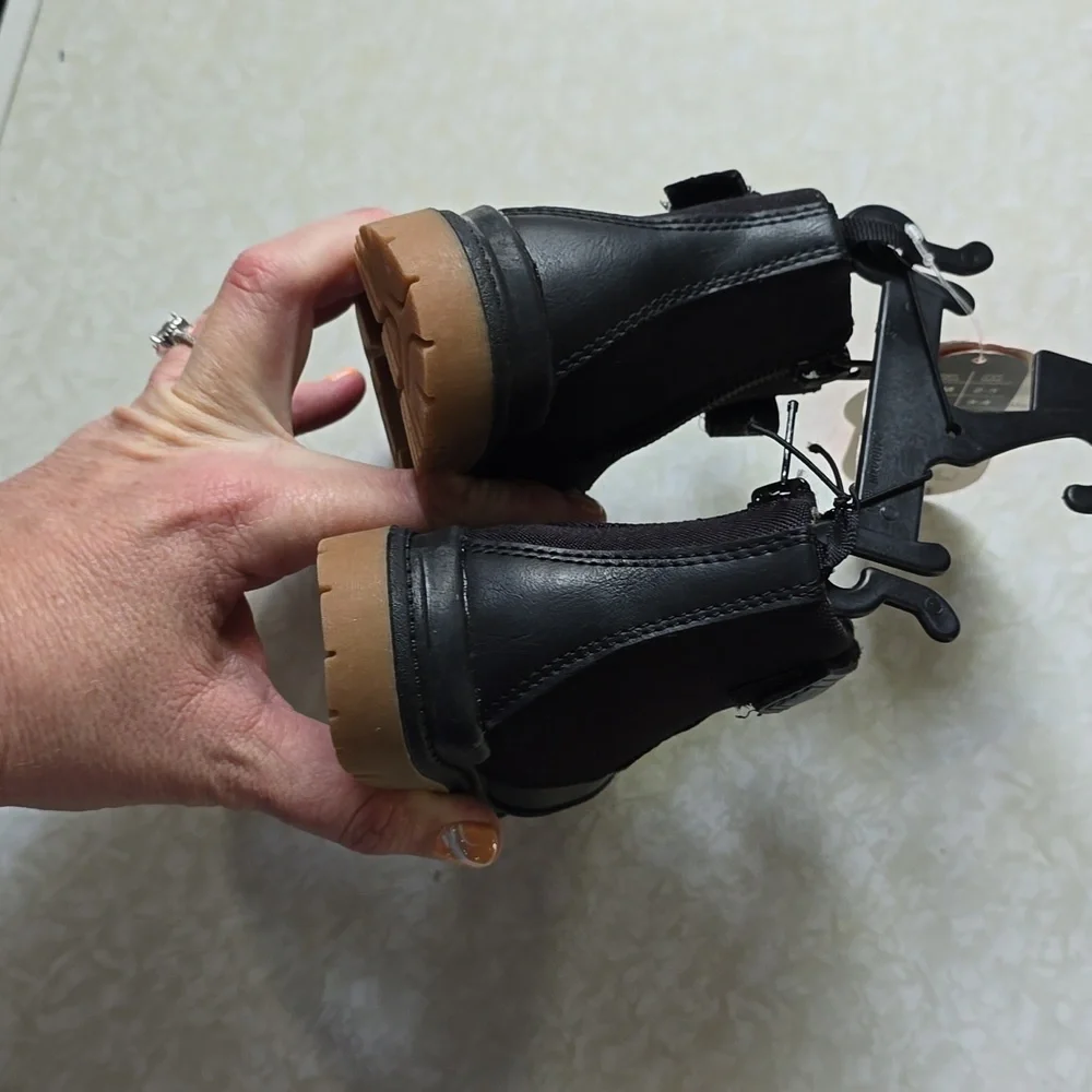 Combat Baby‎ Boy Boots shoes easy on/off Black Size 2